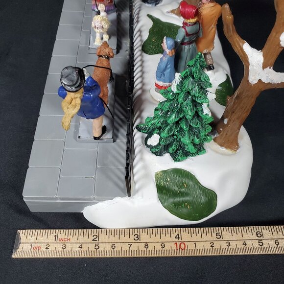 Lemax Paris Marcher Animated Christmas Village Scene Dog Walkers Display Only - Picture 8 of 16